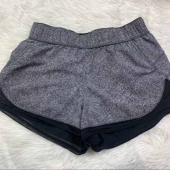 lululemon athletica Pants - Lululemon Two With One Short Reversible 3"